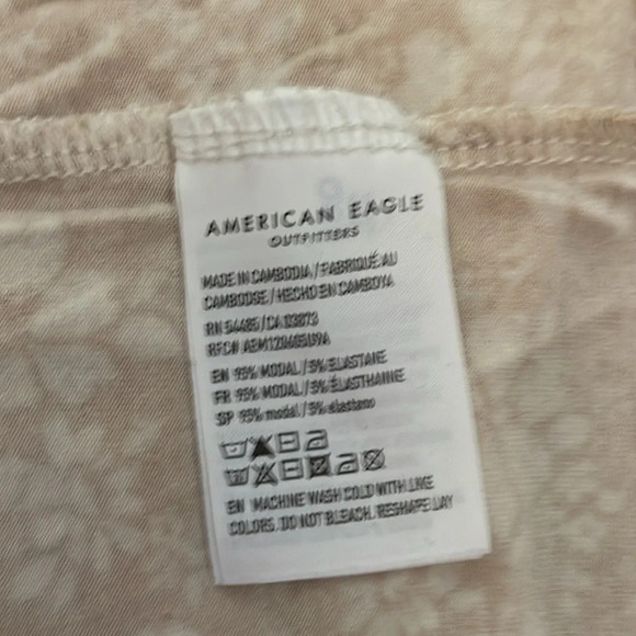 American Eagle women’s shirt large tan white short sleeve soft sexy vneck AEO - Picture 4 of 5